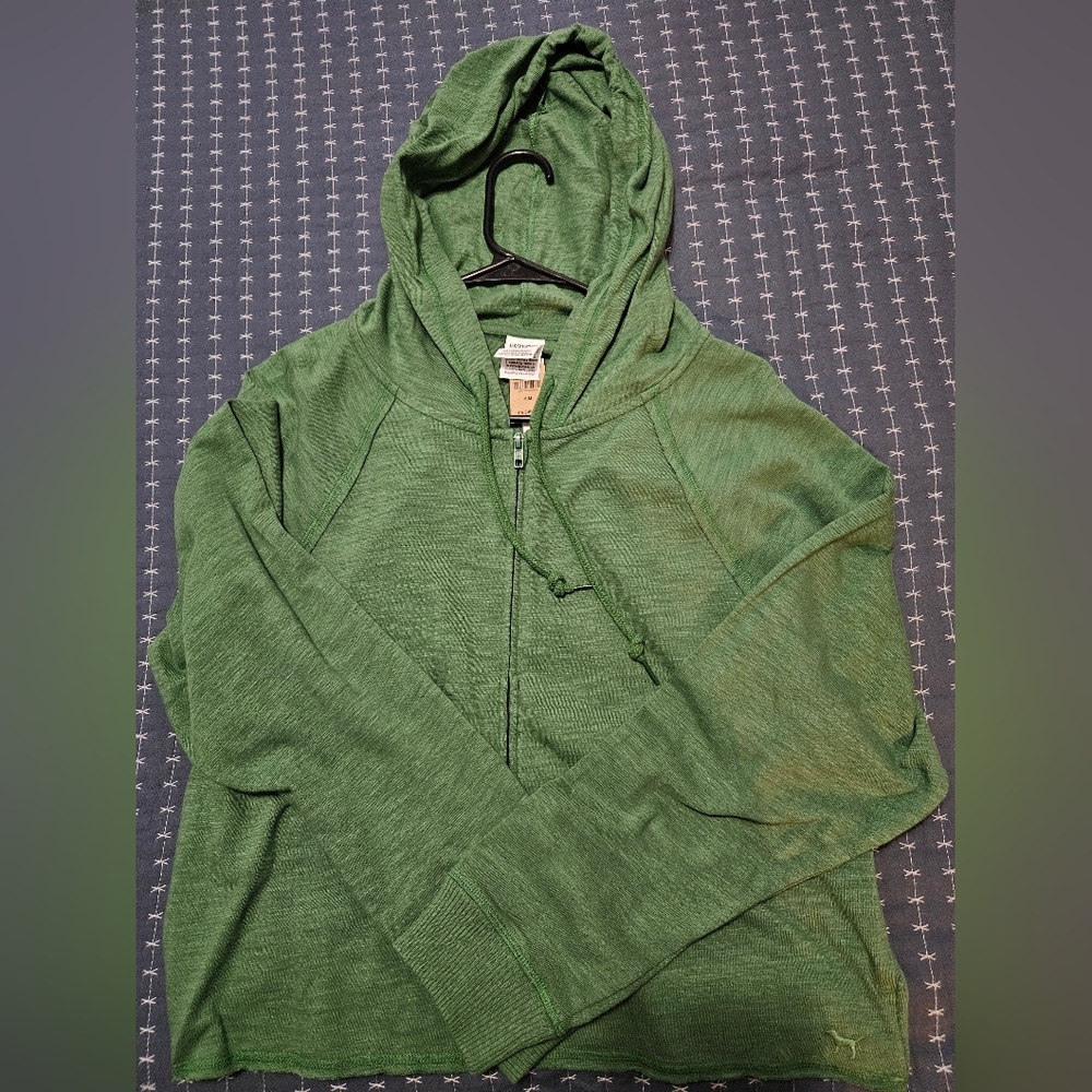PINK Sweater. Size Medium. Green.